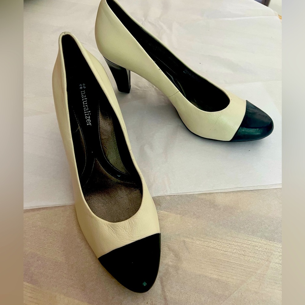Retro Naturalizer Leather Comfort Heels